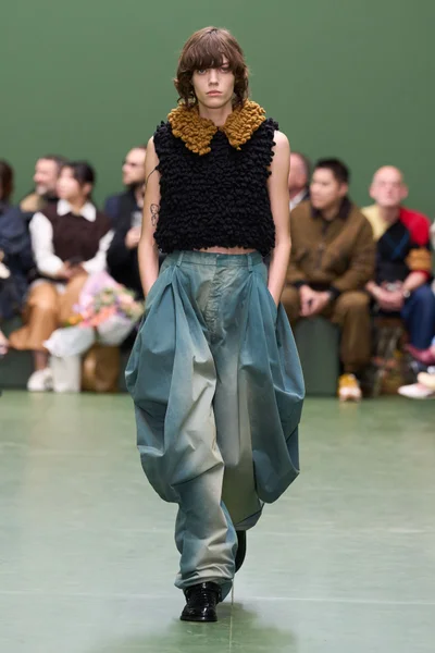 Look 7